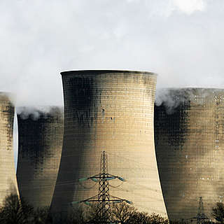 Coal fired power station - © Steve Morgan / WWF-UK Coal fired power station