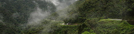 Many people have lost their lives on the treacherous, mountain road that connects the town of Pasto with the state capital Mocoa, in south-west Colombia. 