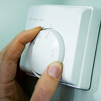 Switching down the thermostat - © Benjamin Ealovega / WWF-UK Switching down the thermostat