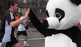 Reading Half Marathon - high fives - © WWF-UK Reading Half Marathon - high fives