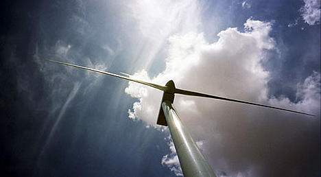 Wind turbine © Carlos G. VALLECILLO / WWF-Canon