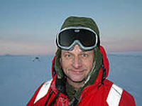 Dr Tom Arnbom